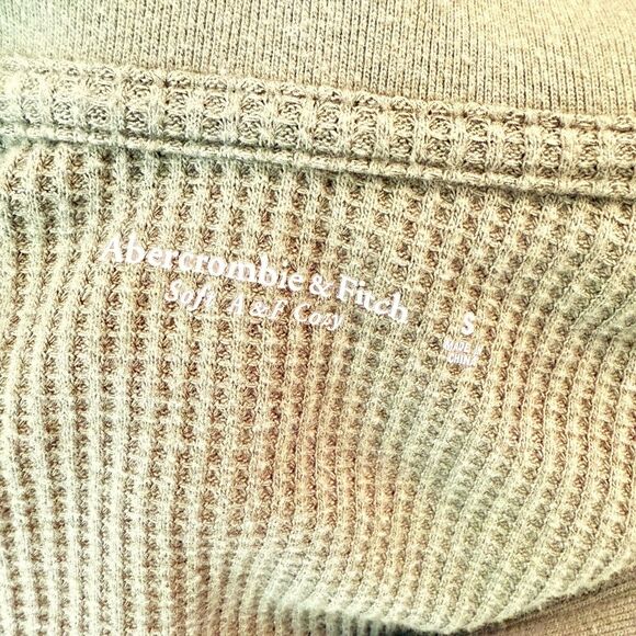 ABERCROMBIE & FITCH Waffle Polo Cropped Thermal Top S Green Long Sleeve EUC B52 - Picture 5 of 6